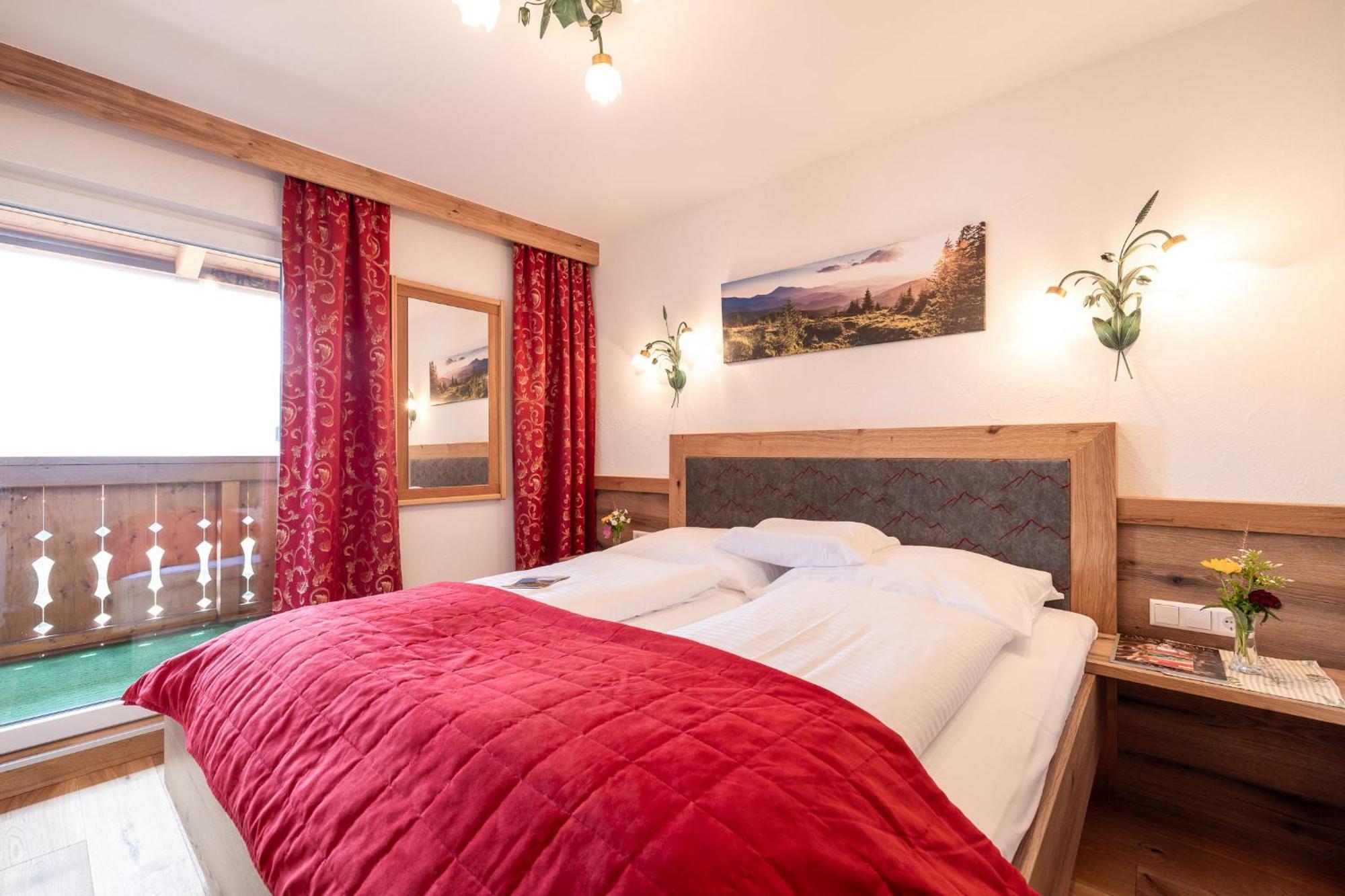 Oerglwirt Ferienwelt - Hotel Post Oerglwirt Mariapfarr Room photo
