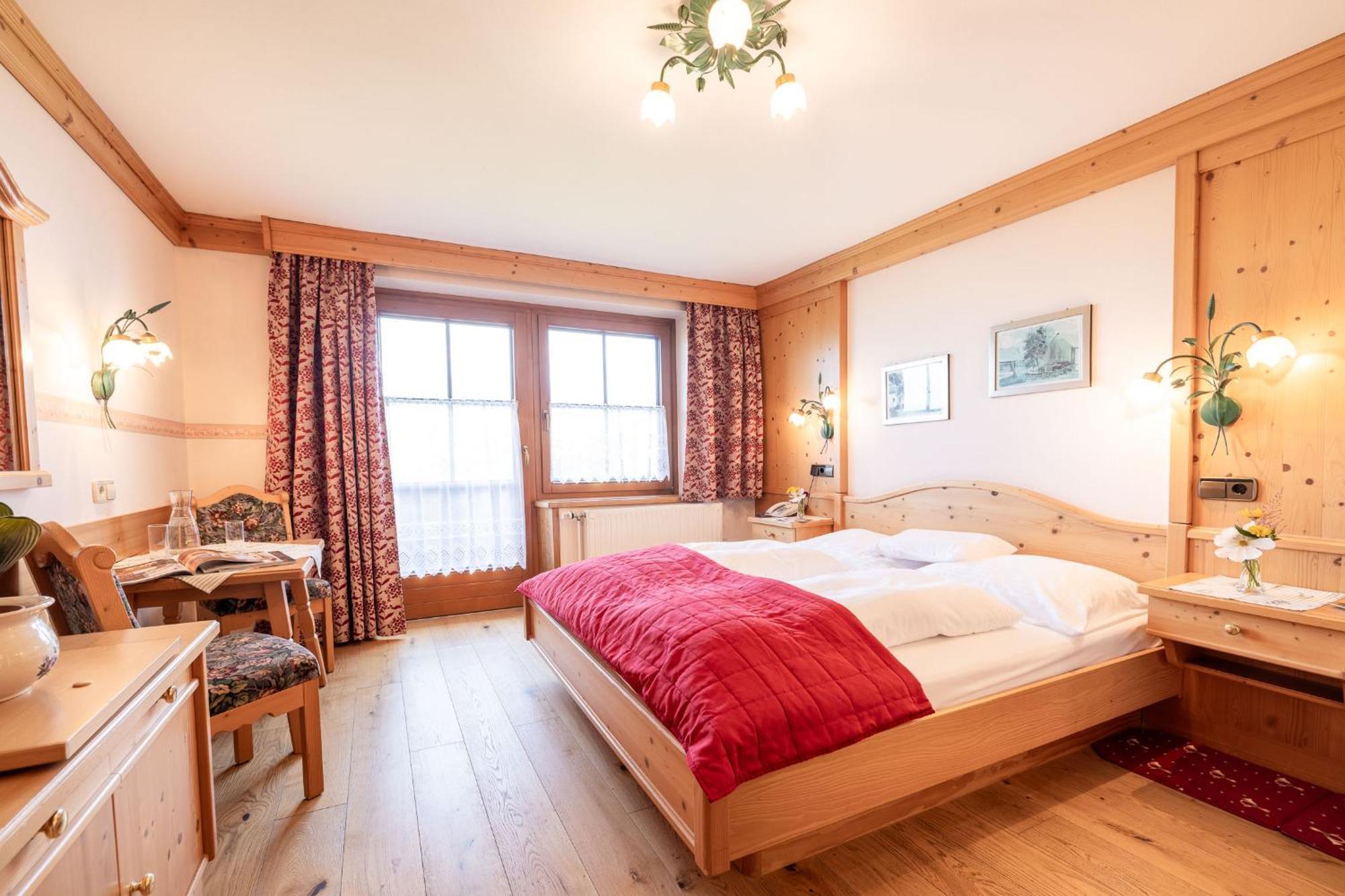Oerglwirt Ferienwelt - Hotel Post Oerglwirt Mariapfarr Room photo