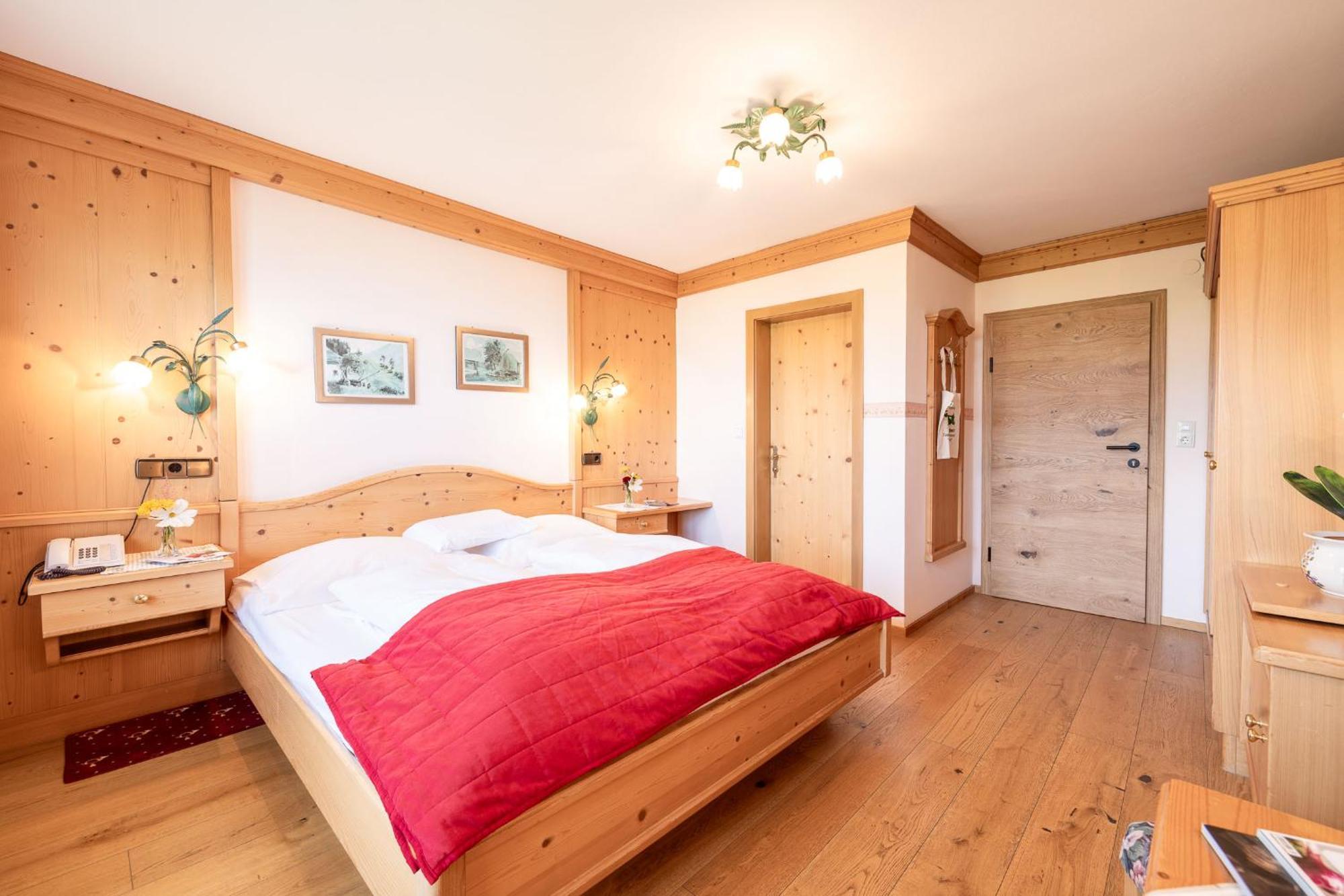 Oerglwirt Ferienwelt - Hotel Post Oerglwirt Mariapfarr Room photo