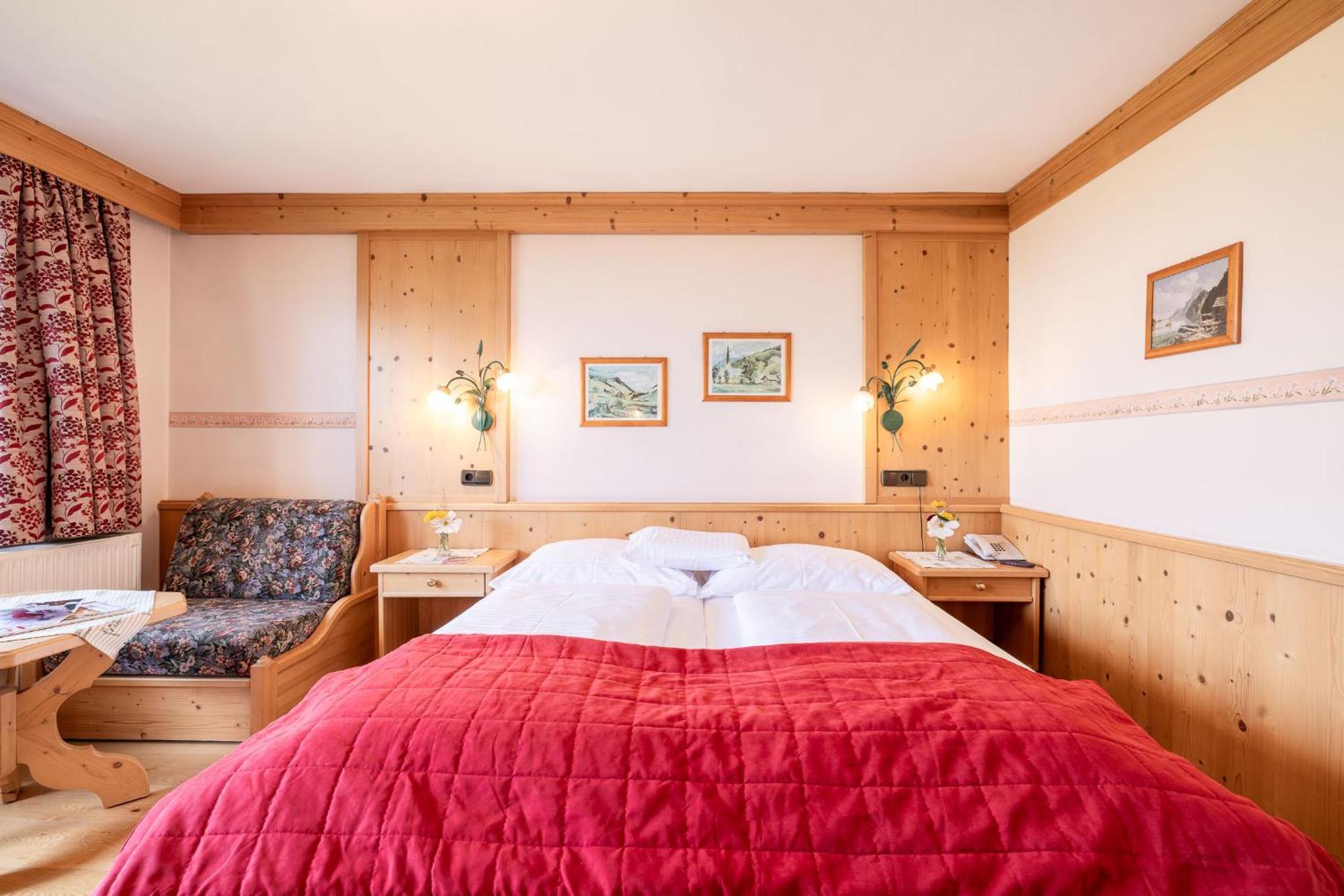 Oerglwirt Ferienwelt - Hotel Post Oerglwirt Mariapfarr Room photo