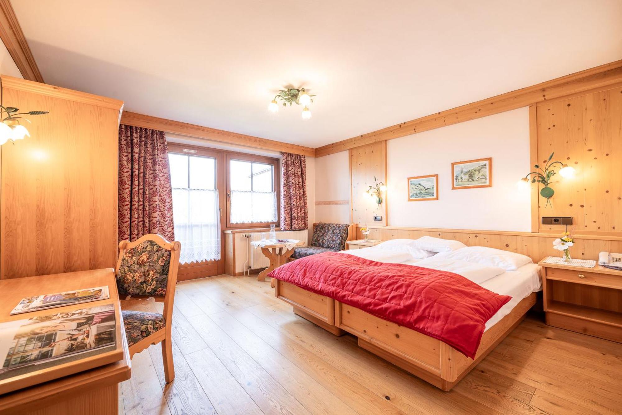Oerglwirt Ferienwelt - Hotel Post Oerglwirt Mariapfarr Room photo