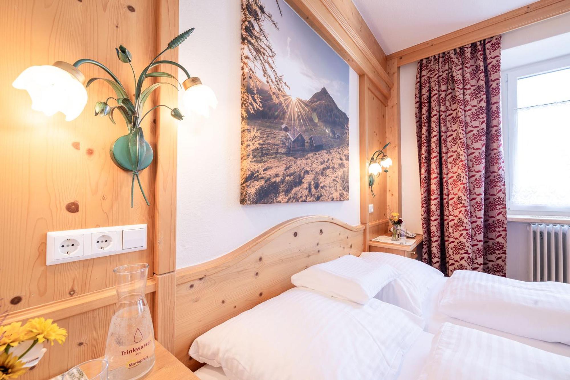 Oerglwirt Ferienwelt - Hotel Post Oerglwirt Mariapfarr Room photo